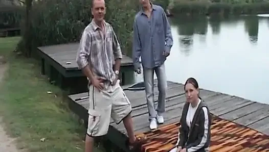 Azgın Sürtüklerle Vahşi Amcık Parmaklama Grup Seks