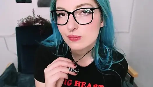 Erkek arkadaşım henüz gelmedi ve cesaret oynamak istiyorsun