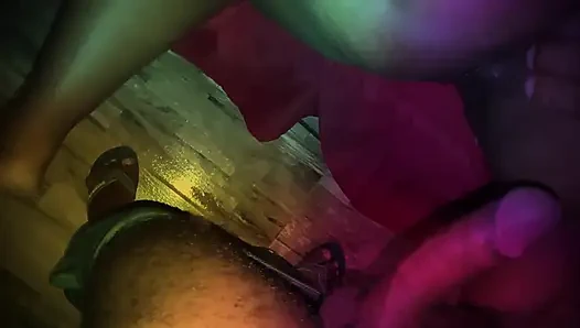 Evanjelik sürtüğün götünde büyük penis | Birden fazla orgazmla götüne boşalmasına izin veriyor - yoğun anal penetrasyon