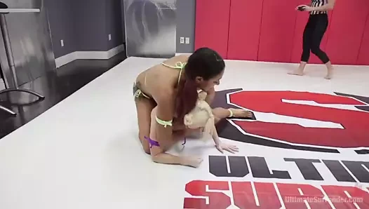 Kazanan vahşice kaybedeni boyun eğdiriyor