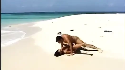 Jeanette sert bir yarağa binerken balon götüne bir göz atın