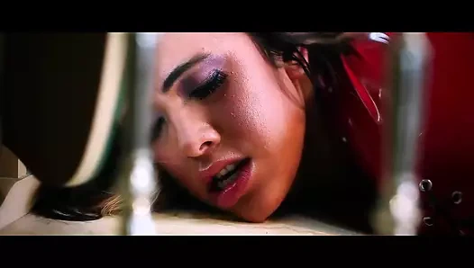 Sürtük anneler güzel sert ve korunmasız bir yarak almayı seviyor - bölüm #5