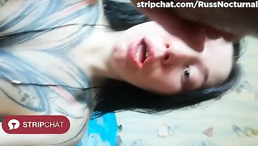 Секс пара татуированная брюнетка с большими натуральными сиськами трахает горло в любительском видео - RussNocturnal