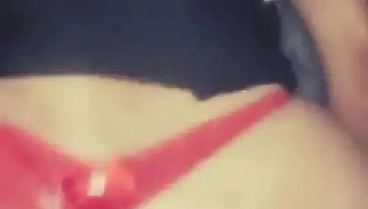 Tüm penisle yaramaz hizmetçinin poposuna giriyor