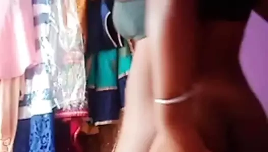 Desi genç kız gösteren pislik