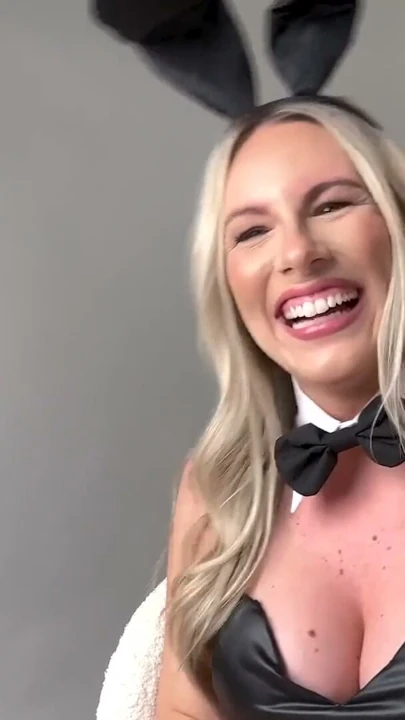 Çarpıcı starlet bunny madison April'ın ayın orta yaşlı seksi - samimi röportaj ve çılgın sikiş | Klip 1