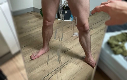 Kendimi aynaya boşaltıyorum