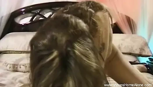 Kızıl saçlı evli kadın tek başına dokunmayı seviyor