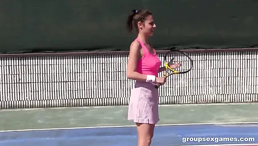 Azgın karışık çifte tenis maçı