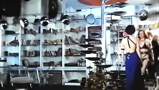 classic 1977 - Jouir Jusqu'au Delire Aka Corpi D'amore - 02