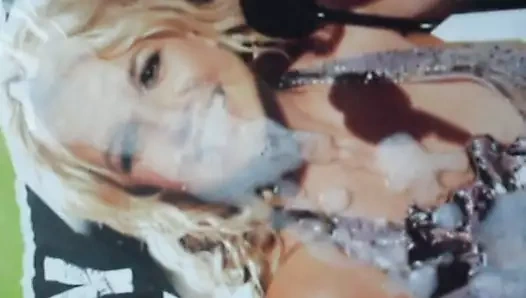 Britney Spears boşalıyor.