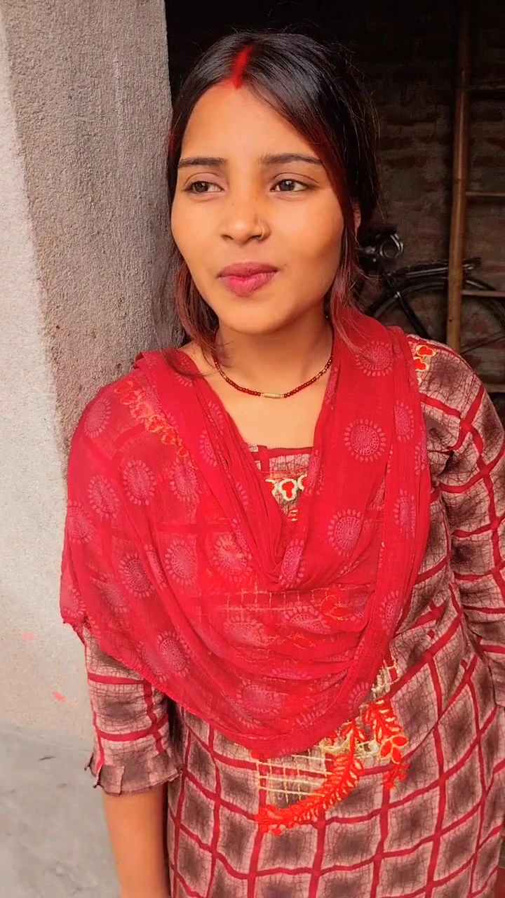 पूजा भाभी ने उसे अपने घर बुलाया और उसकी चुदाई करवाई