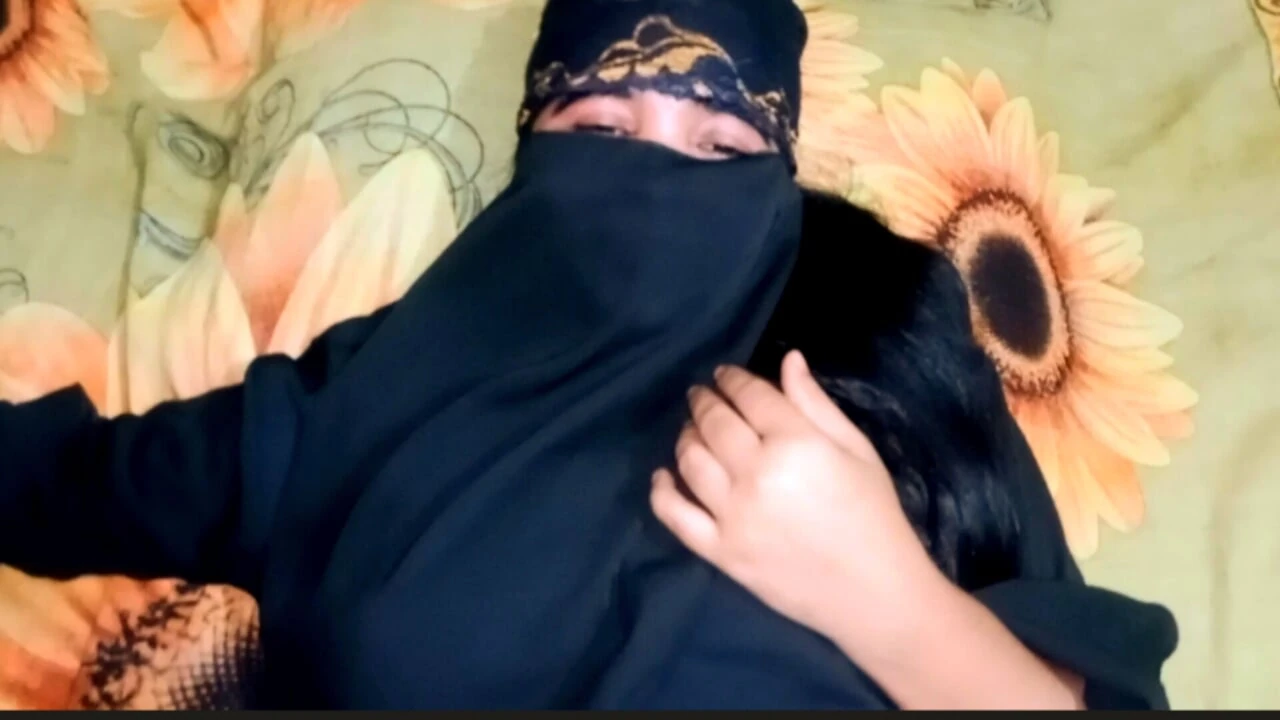 Exclusive: Desi Hijabi Girl Goes Crazy For Fucking Amateur Porn Feat Darlingshake (Full Video) - Toronto Special