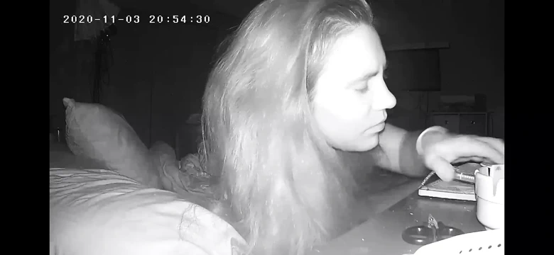 Milf mastürbasyon yapmayı bırakamaz, kamera