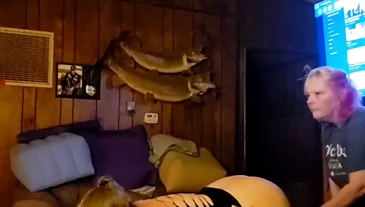 Eş kahrolası ona yeni sürtük