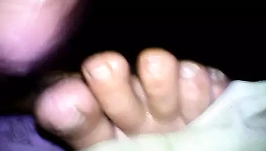 leche en pies de mi jermu durmiendo 14