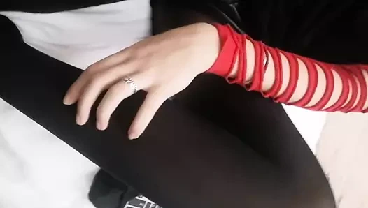 Siyah nazik ev yapımı striptiz. yakın çekim