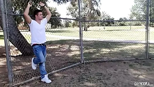 Yeni sünnetsiz sporcu: Hunter Gage