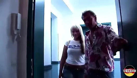 Amcığı ateşli ve harekete hazır