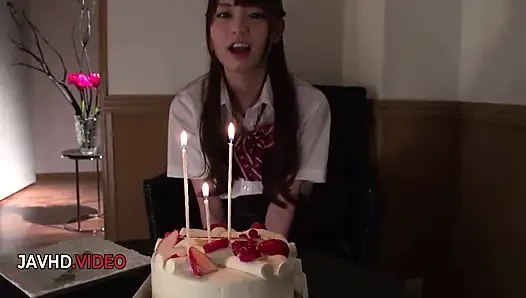 Sapık Asyalı öğrenci sınıf seansı heyecanları sırasında sert sikiliyor