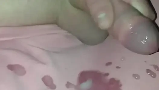 İncimin pembe pijama pantolonuna fışkırtıyor