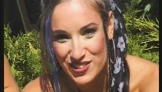 Wo wohnt die? Mit ihr wuerd ich auch nackte Tatsachen machen