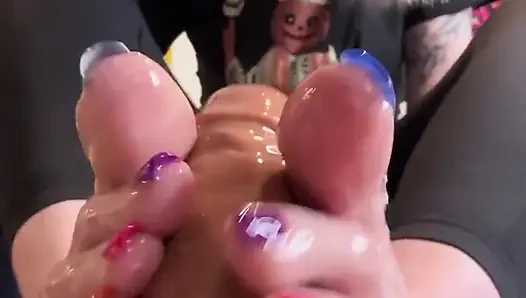 Dev kadın boyutu 16 yağlı ayakla muamele asmr