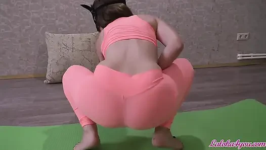 Genç tutkulu yogadan sonra yarak emiyor ve domaltarak seks yapıyor