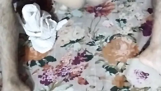 Güzel liseli kız erkek arkadaşıyla tamamen eğleniyor