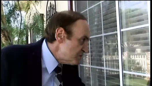 Dostum evinde harika göğüsleri olan muhteşem yıldızı matkaplar