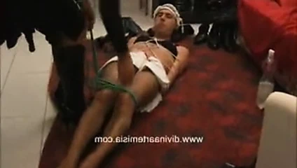 MİLF bot ayaklar altına ibadet