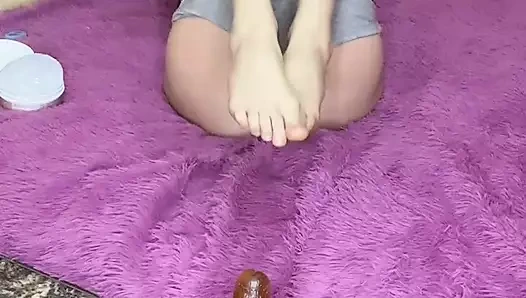 Esmer oyun ile kedi ve seksi inilti