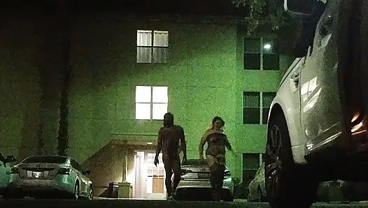 Halka açık Otel Otoparkında Iç Çamaşırlı Kalın Iri Güzel Evli Kadın! Badblondiemonroe