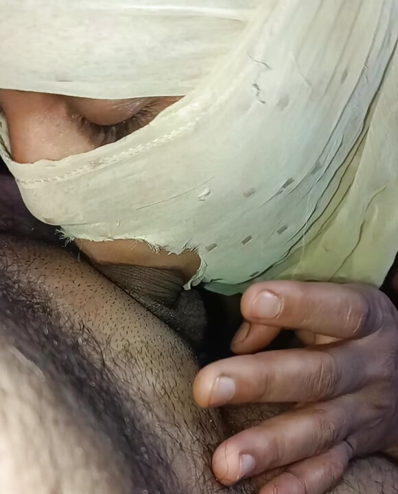 Samne Wali bhabhi ko bulakar mast land chusaya
