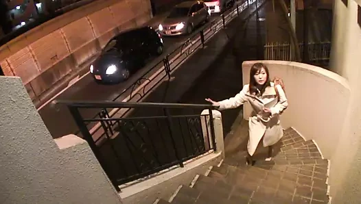 Seksi bebek gets kedi yaladı önce bir sikme tarafından iki musluklar