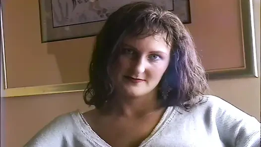 90'ların utangaç kızı edepsiz tıknaz bir amatöre dönüşüyor