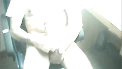 Wichs vor der Web cam mit Abspritzen