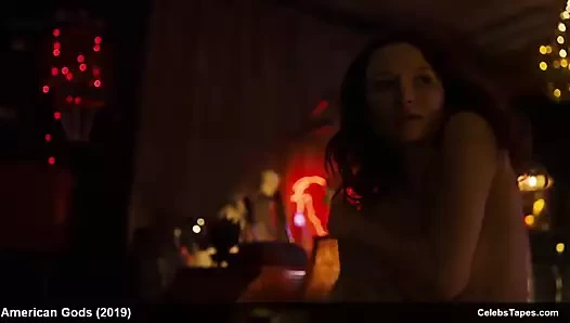 Emily browning &amp; hani furstenberg çıplak ve tutkulu seks sc