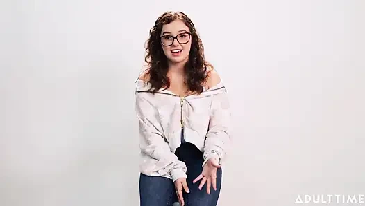 yıldızı kadınların nasıl orgazm olduğuyla röportaj yapıyor | Adult Time