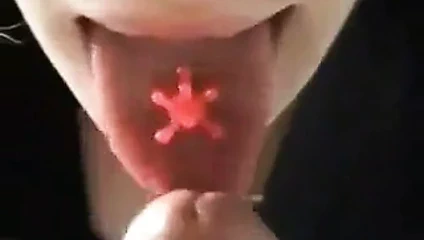 O çük emmek için bon oldu