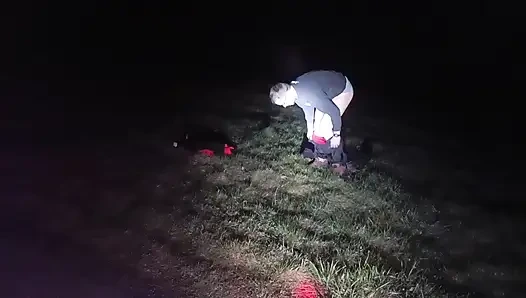 Gece dışarıda soyunup dışarı çıkıyorum