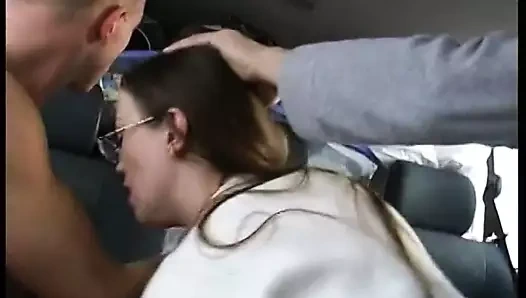 Van içinde kadın iç çamaşırı ile bebek seksi üçlü