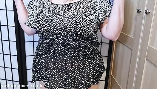 İRI GÜZEL TEYZENIN BÜYÜK GÖĞÜSLERINI SEVIYORSUN, DEĞIL MI?