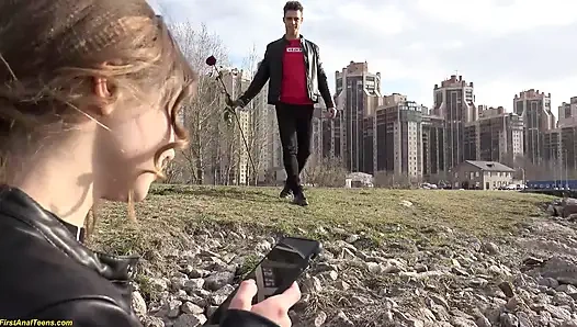 Saf genç kızın ilk anal deneyimi