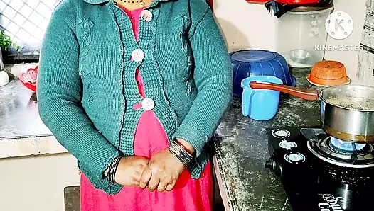 Hintli baldız mutfakta sikişiyor