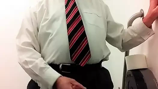 gömlek ve kravat masturbasyon yapmak