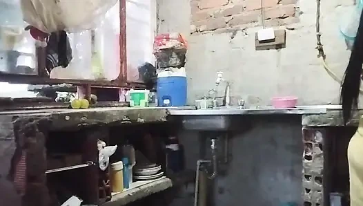 Duş almadan önce lezbiyen seks yaptık