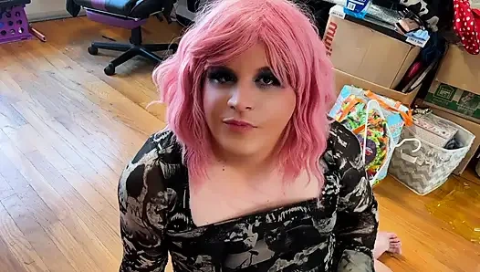 Kadın kılıklı shelby ona daha fazla yarak vermeni istiyor