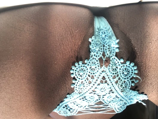 Melaninisshe sert bir yarak istiyor