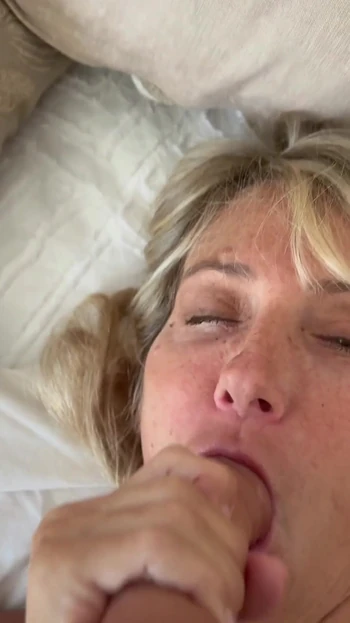 Мощный момент из "Dianne Fox обожает до оргазма снова и снова".